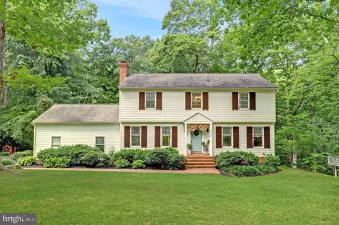 1436 Candlewood St, Fredericksburg, VA 22407