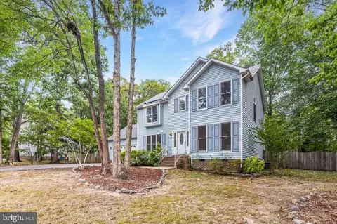6402 Forest Grove Dr, Fredericksburg, VA 22407
