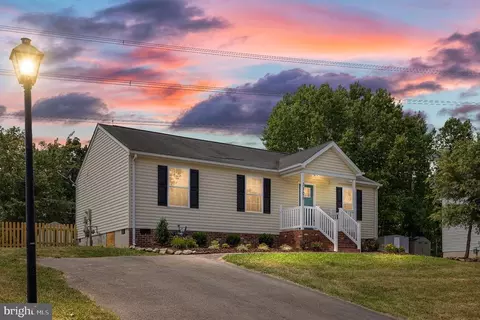 7106 Pullen Dr, Fredericksburg, VA 22407