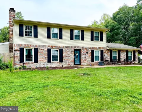 34 Shenandoah Dr, Fredericksburg, VA 22408