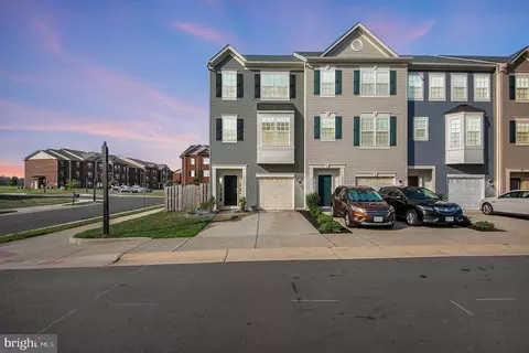 10200 Egret Ct, Fredericksburg, VA 22408