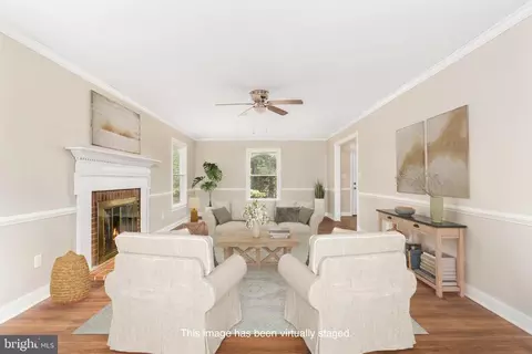107 Courtland Ln, Fredericksburg, VA 22407