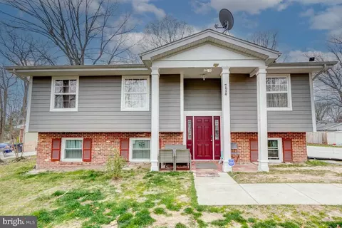 724 Sherwood Ln, Fredericksburg, VA 22407