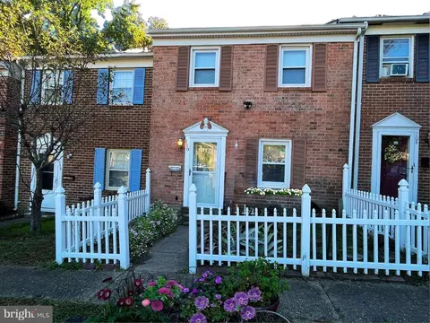 110 Janney Ct, Fredericksburg, VA 22408
