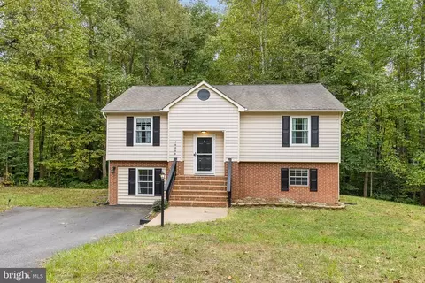 10000 Knotty Pine Ct, Spotsylvania, VA 22553