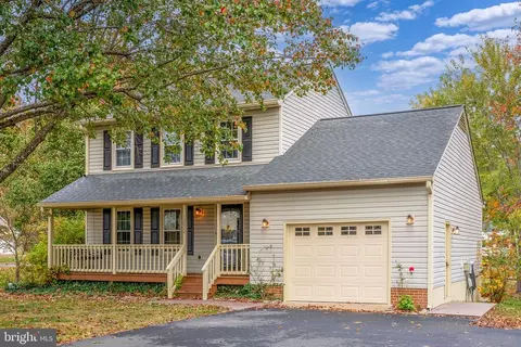 12022 Grantwood Dr, Fredericksburg, VA 22407