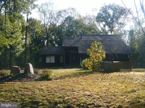 9 Rosecroft Dr, Fredericksburg, VA 22407