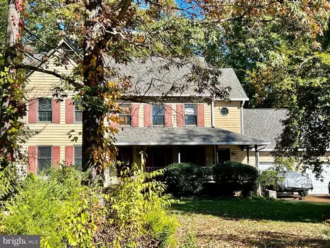 6 Kernwood Dr, Fredericksburg, VA 22407
