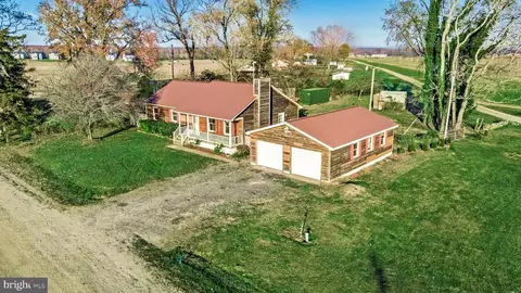 1729 Nottingham Dr, Fredericksburg, VA 22408
