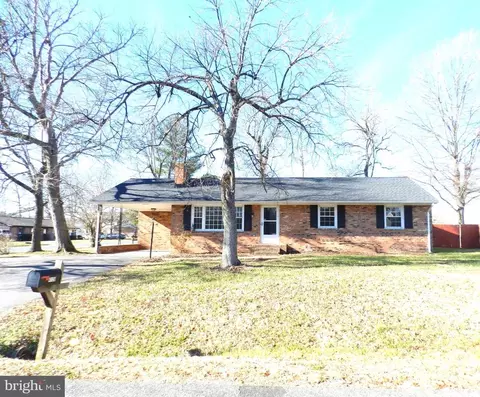4120 Redwood Cir, Fredericksburg, VA 22408