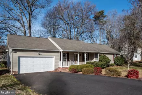 11822 Geranium St, Fredericksburg, VA 22407