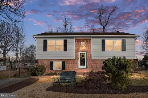 6009 Windsor Dr, Fredericksburg, VA 22407