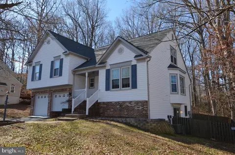 9813 Ramsay Dr, Fredericksburg, VA 22408
