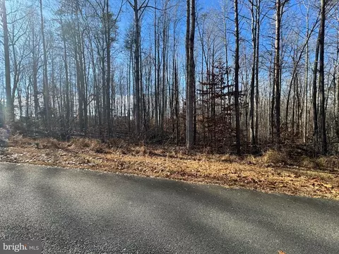 15406 Drummers Ln, Mineral, VA 23117