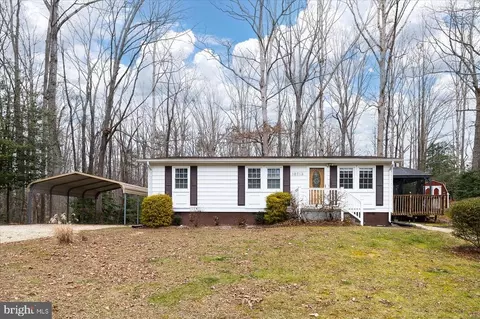 10713 Elk Dr, Fredericksburg, VA 22407
