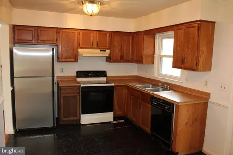 3621 N Rock Creek Dr N, Fredericksburg, VA 22407