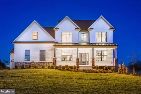 7811 Shawmont Rd, Fredericksburg, VA 22407