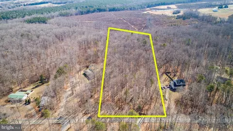 4913 Greenbranch St, Partlow, VA 22534