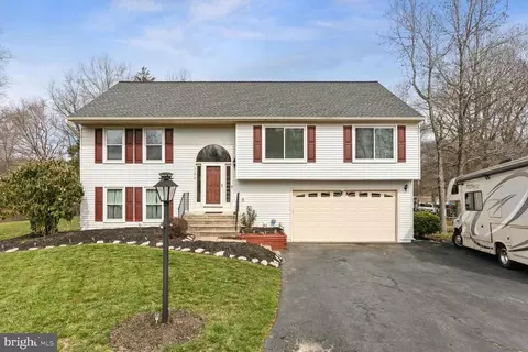 11612 Hampstead Dr, Fredericksburg, VA 22407