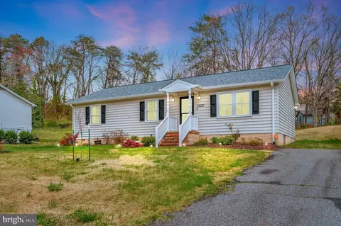 10315 Hillside Ln, Fredericksburg, VA 22408