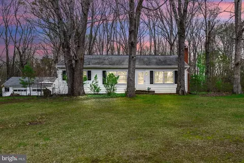 10809 Rollingwood Dr, Fredericksburg, VA 22407