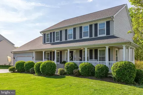 6016 Waterman Dr, Fredericksburg, VA 22407