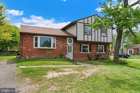 807 Kilarney Dr, Fredericksburg, VA 22407