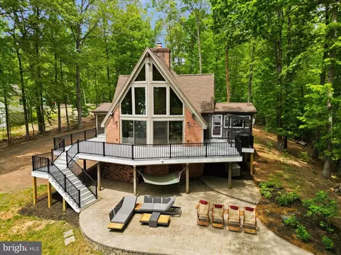 5401 Trimmingham Ct, Mineral, VA 23117