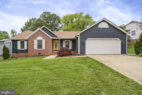 3 Trotter Cir, Fredericksburg, VA 22407