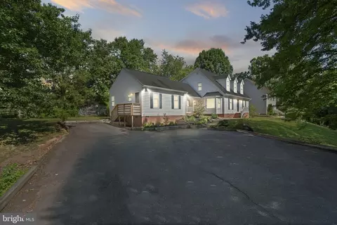 1208 Heatherbrook Ct, Fredericksburg, VA 22407