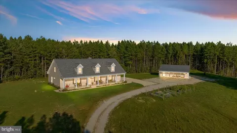 1823 Log Cabin Rd, Beaverdam, VA 23015