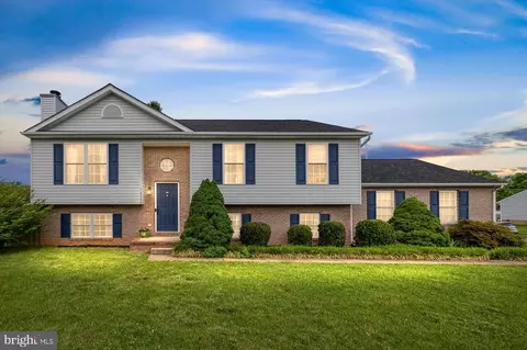 10800 Allie Pl, Fredericksburg, VA 22408