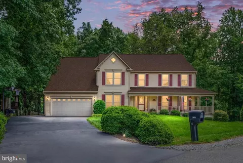 6104 Waterman Dr, Fredericksburg, VA 22407