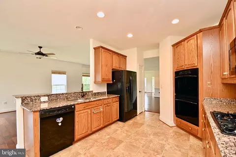6007 E Greenbrier River Rd E, Fredericksburg, VA 22407