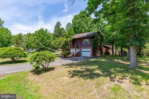 301 Galaxie Dr, Fredericksburg, VA 22407