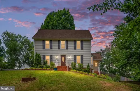 1212 Heatherbrook Ct, Fredericksburg, VA 22407