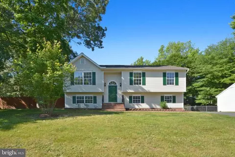 5304 S Oaks Ave S, Fredericksburg, VA 22407