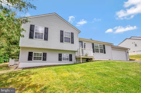 6612 Green Arbor Dr, Fredericksburg, VA 22407