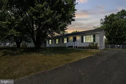 1236 Dewberry Dr, Fredericksburg, VA 22407