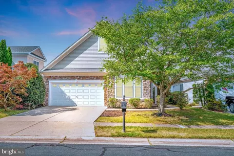 5702 W Kesslers Xing W, Fredericksburg, VA 22407