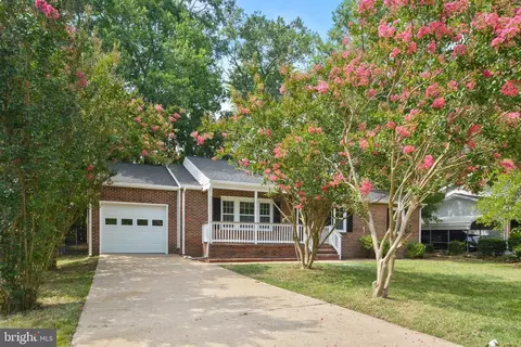 922 Stonewall Ln, Fredericksburg, VA 22407