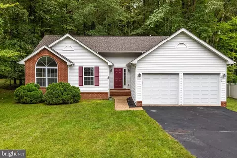 6104 Loriella Park Dr, Fredericksburg, VA 22407