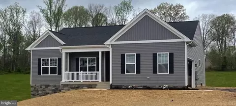 5703 Dogwood Tree Ln, Mineral, VA 23117
