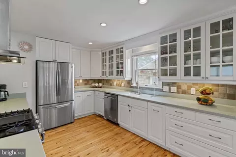 217 Stratford Ave, Fredericksburg, VA 22408