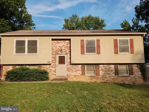 606 Pleasants Dr, Fredericksburg, VA 22407