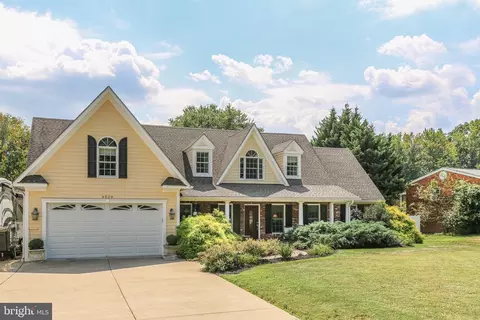 4020 Woodside Dr, Fredericksburg, VA 22407