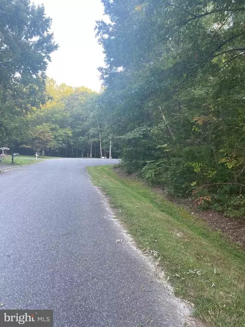 6102 Ridge Tree Rd, Fredericksburg, VA 22407