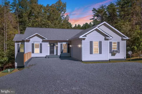 15307 Red Oak Ln, Mineral, VA 23117