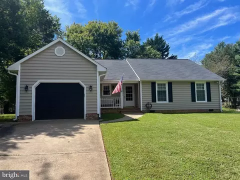 1703 Clover Dr, Fredericksburg, VA 22407