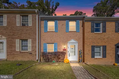 726 Olde Greenwich Cir, Fredericksburg, VA 22408